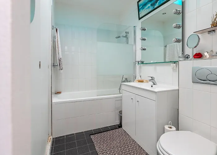 Gorgeous In With Wifi Tatil Evi Paris